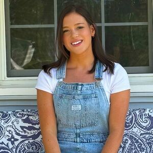 Meet your Posher, Katelyn